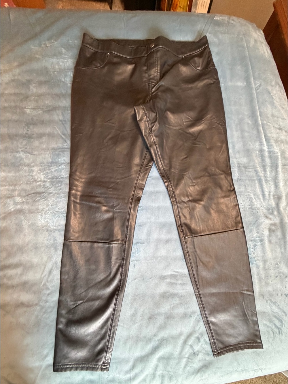 HUE Black Faux Leather Jeggings
